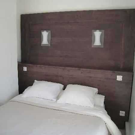 מלון דירות Ermitage בנדול